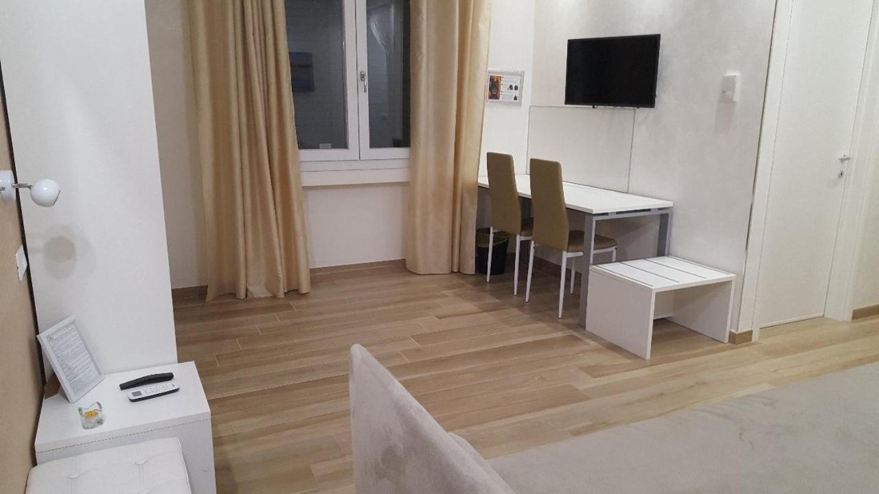 Hotel Martina'S House Porto Cesareo Exterior foto