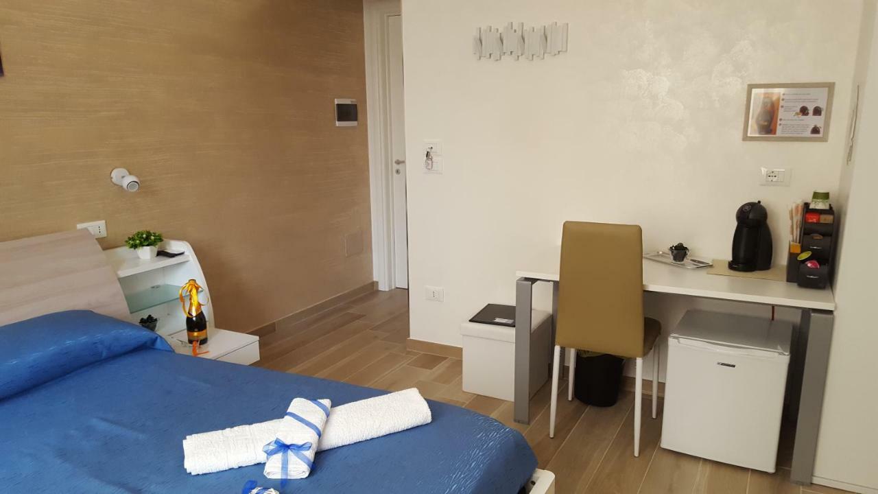 Hotel Martina'S House Porto Cesareo Exterior foto